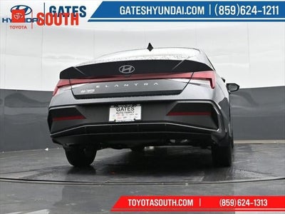 2025 Hyundai Elantra SE