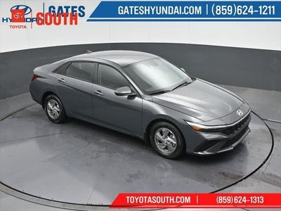 2025 Hyundai Elantra SE