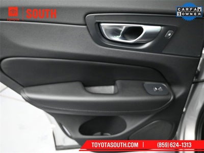 2024 Volvo XC60 Core Dark Theme