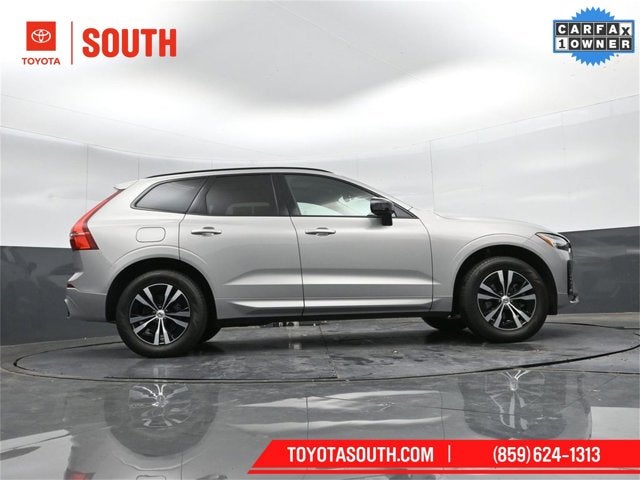 2024 Volvo XC60 Core Dark Theme