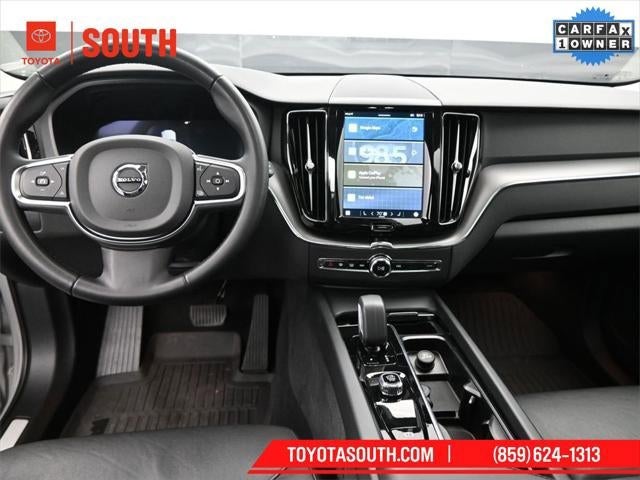 2024 Volvo XC60 Core Dark Theme