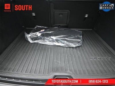 2024 Volvo XC60 Core Dark Theme